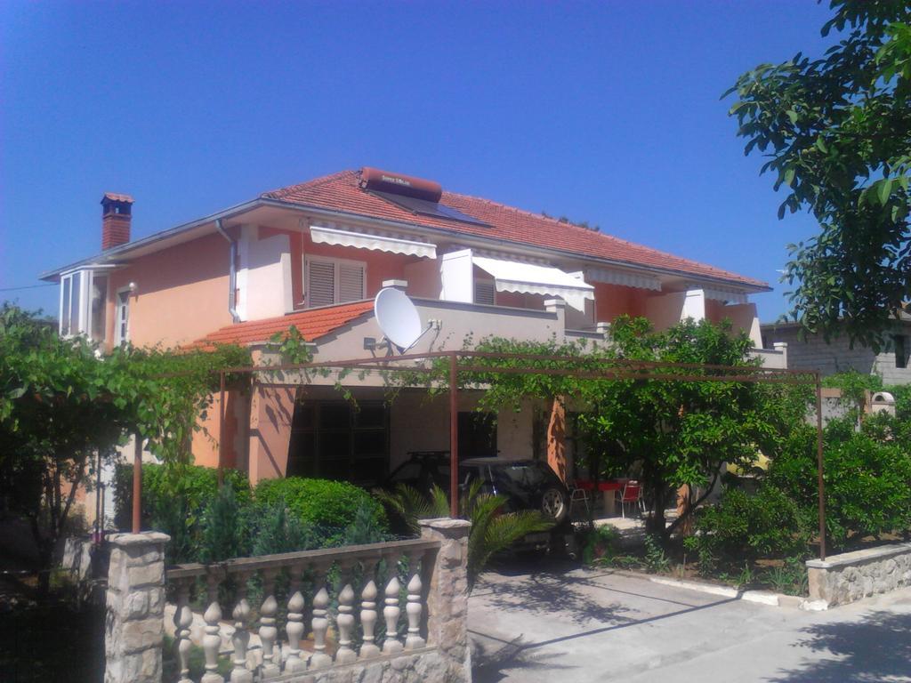 And Dobrila Apartment *