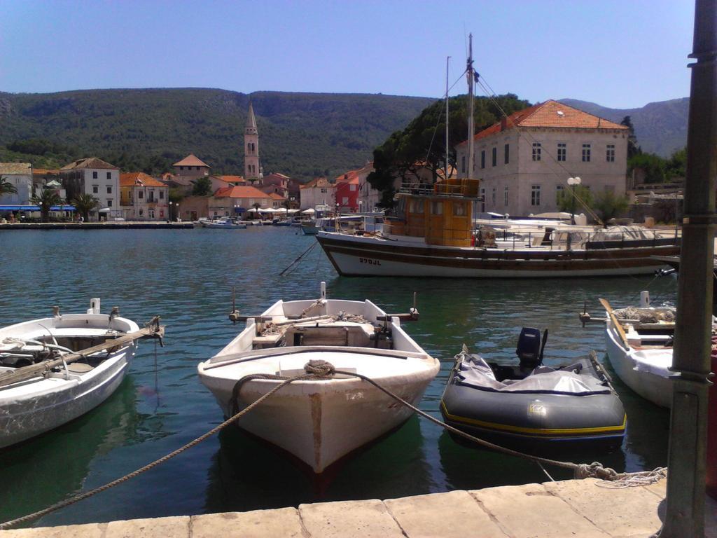 Apartment And Dobrila Jelsa (Hvar)