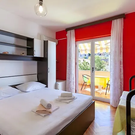 Apartments And Rooms Dobrila Jelsa  Exterior foto