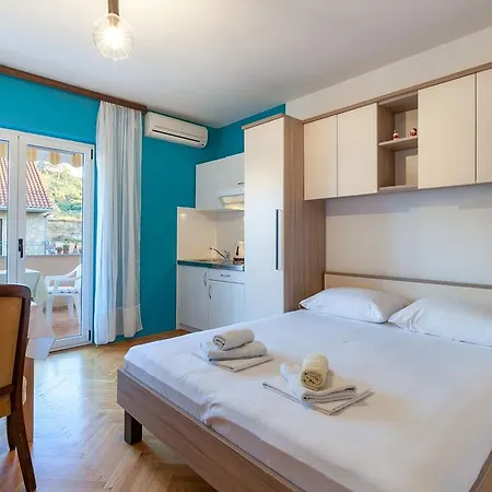 Apartments And Rooms Dobrila Jelsa  Exterior foto