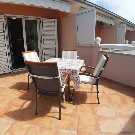 Apartments And Rooms Dobrila Jelsa  Exterior foto