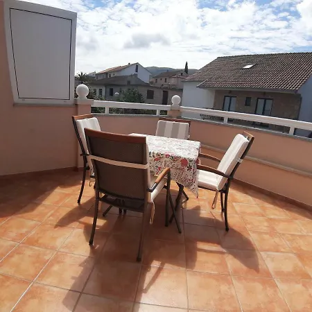 Apartments And Rooms Dobrila Jelsa  Exterior foto