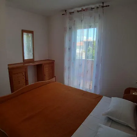 Apartments And Rooms Dobrila Jelsa  Exterior foto