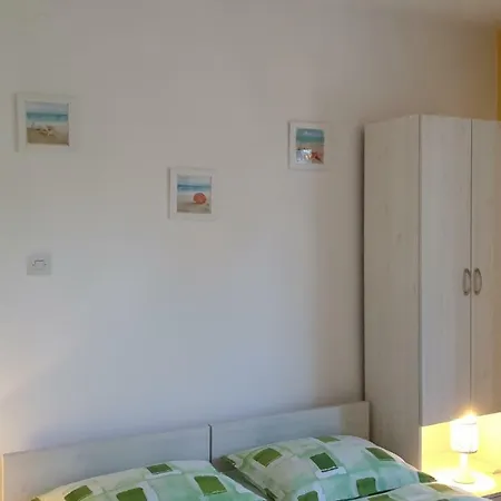Apartments And Rooms Dobrila Jelsa  Exterior foto