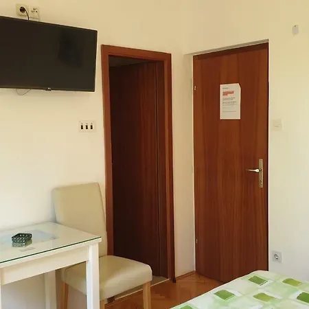 Apartments And Rooms Dobrila Jelsa  Exterior foto