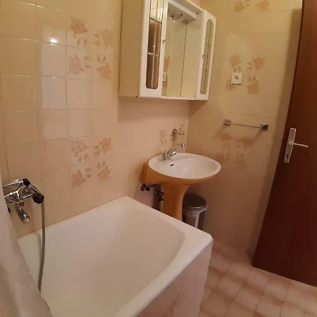 Apartments And Rooms Dobrila Jelsa  Exterior foto